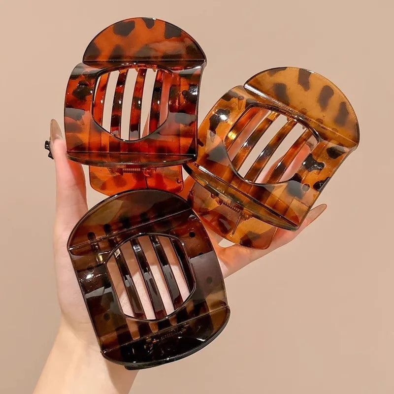 Dames haar accessoires in zachte materialen
