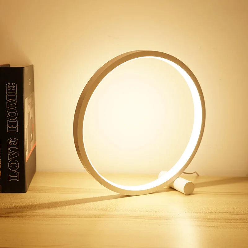 Multifunctioneel lampje voor nachtkast – Licht, sfeer en meer