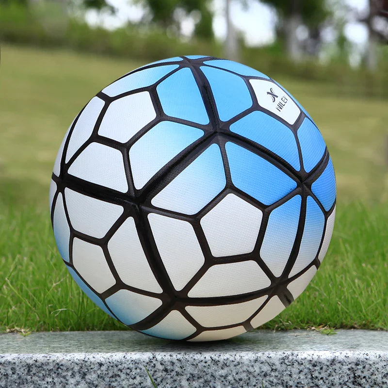 Voetbal met extra bescherming tegen slijtage