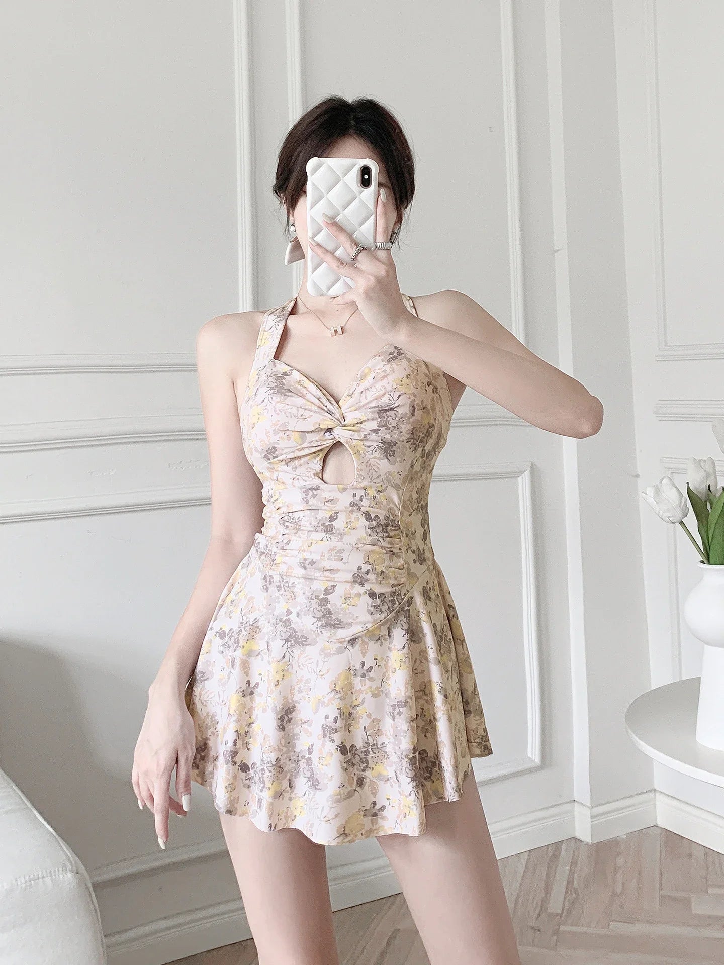 Badpak jurk met diepe V-hals – Elegant en verleidelijk