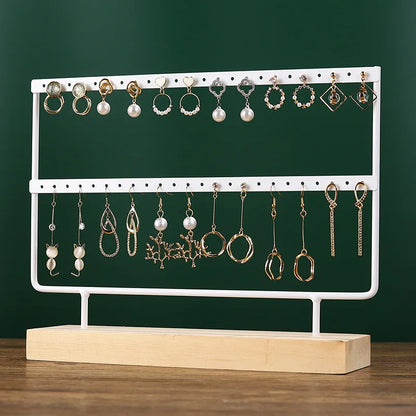 Sieradenrekje in zwart met goud – Trendy en chic