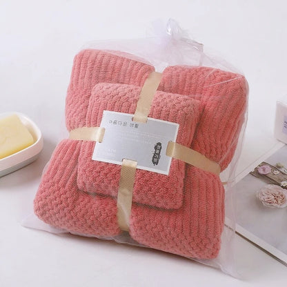 HEMA badhanddoek met strakke lijnen – Tijdloos design