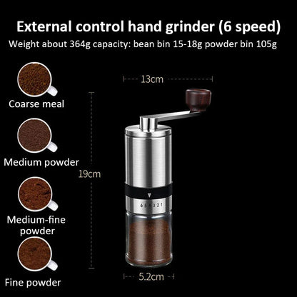 Koffie accessoires zoals melkopschuimer en borstel