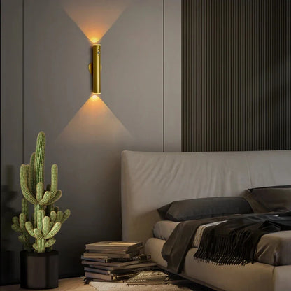 Wandlamp op batterijen voor boekenplank – Licht waar je het nodig hebt