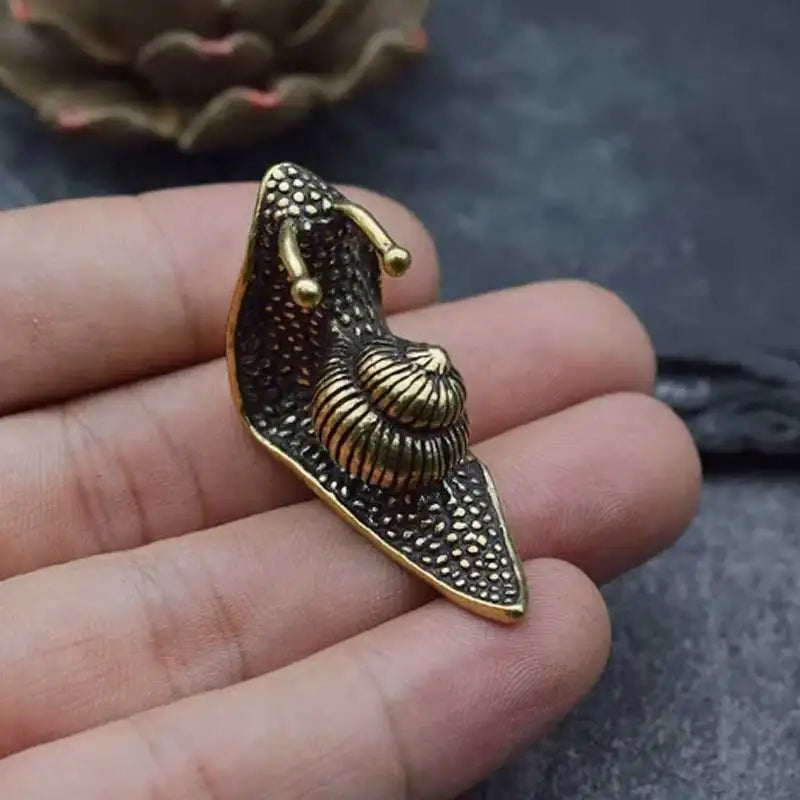 Decoratie woonkamer met metalen accenten – Stoer en strak