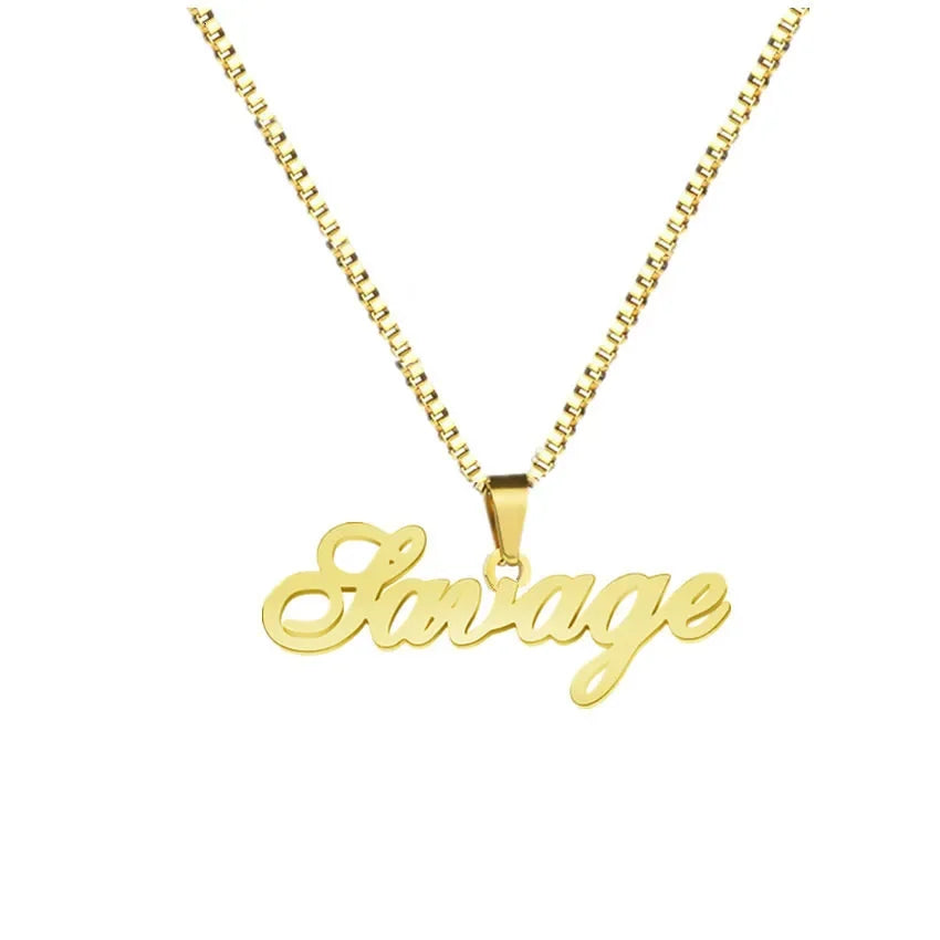 Zilveren naam in ketting met glanzende afwerking