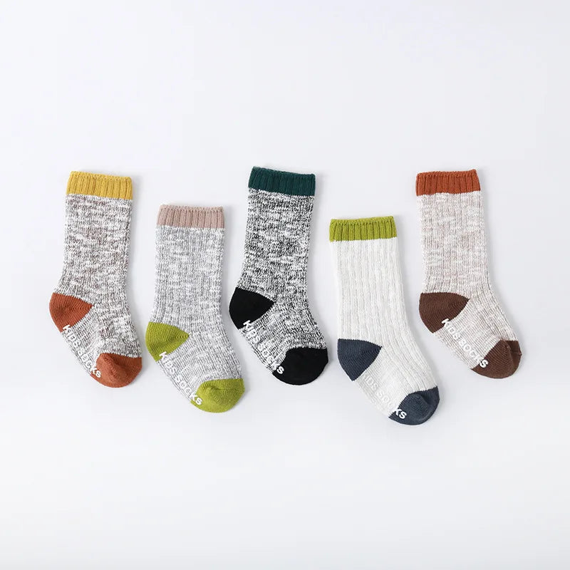 Babykleding jongen in stoere en zachte stoffen