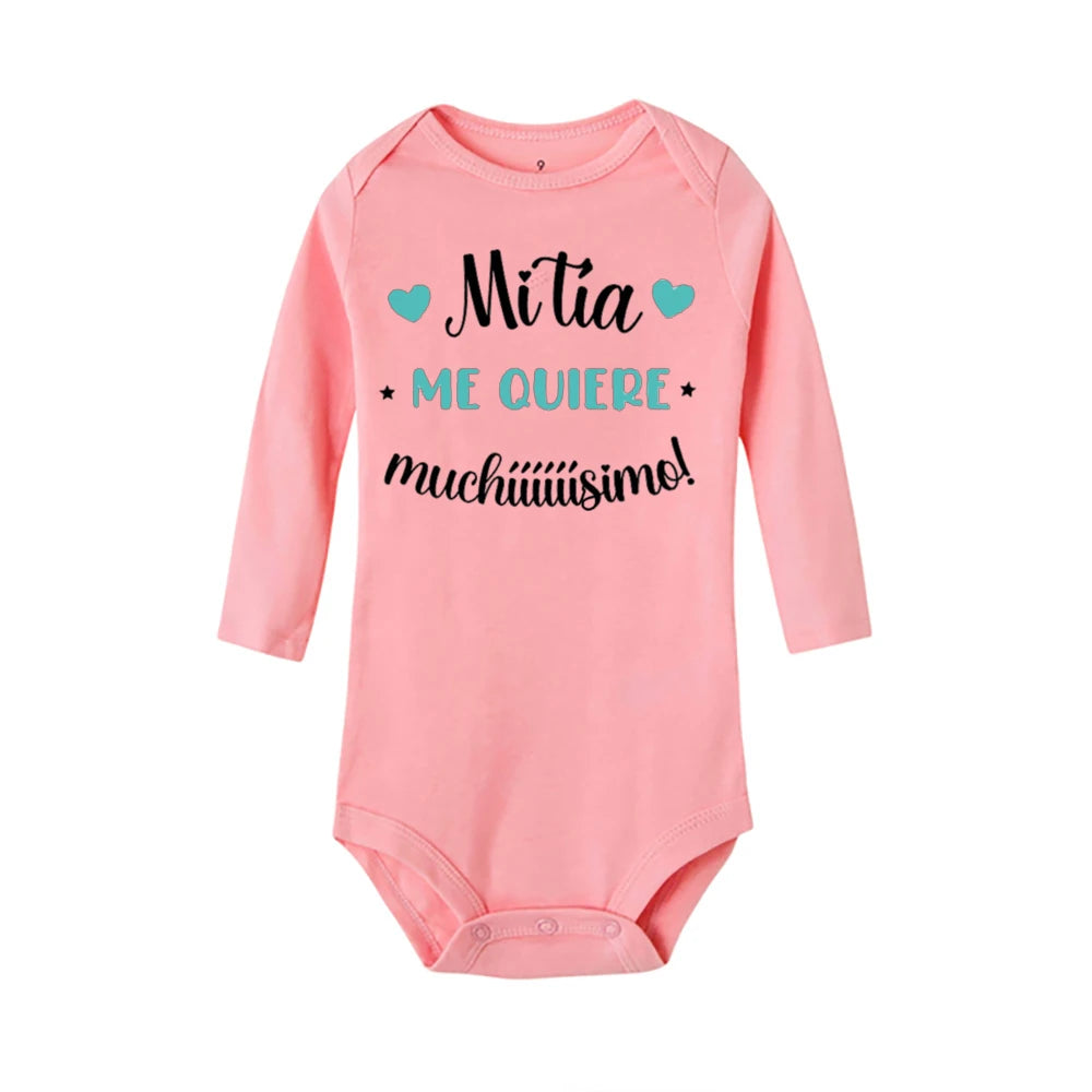 Schattige babykleertjes in pastelkleuren