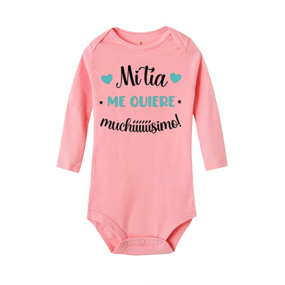 Schattige babykleertjes in pastelkleuren
