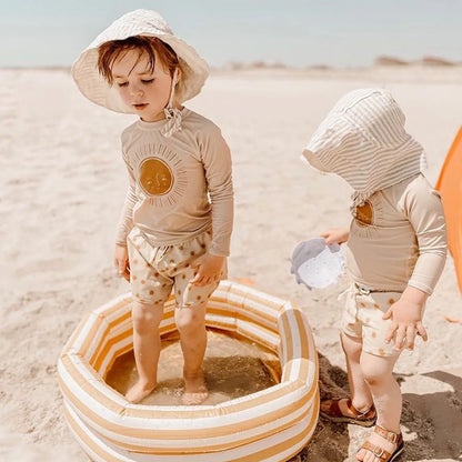 Kleertjes met leuke prints en kleuren