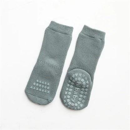 Kinderkleding in vrolijke en trendy kleuren