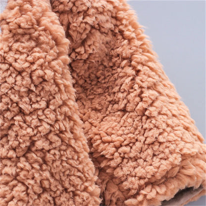 Schattige babykleertjes in pastelkleuren
