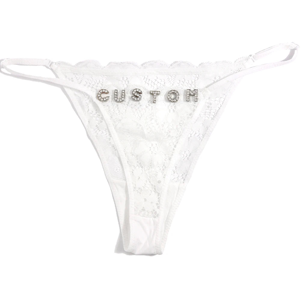 Satijnen string met naam – Luxe en sensuele lingerie