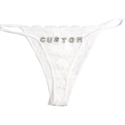 Satijnen string met naam – Luxe en sensuele lingerie