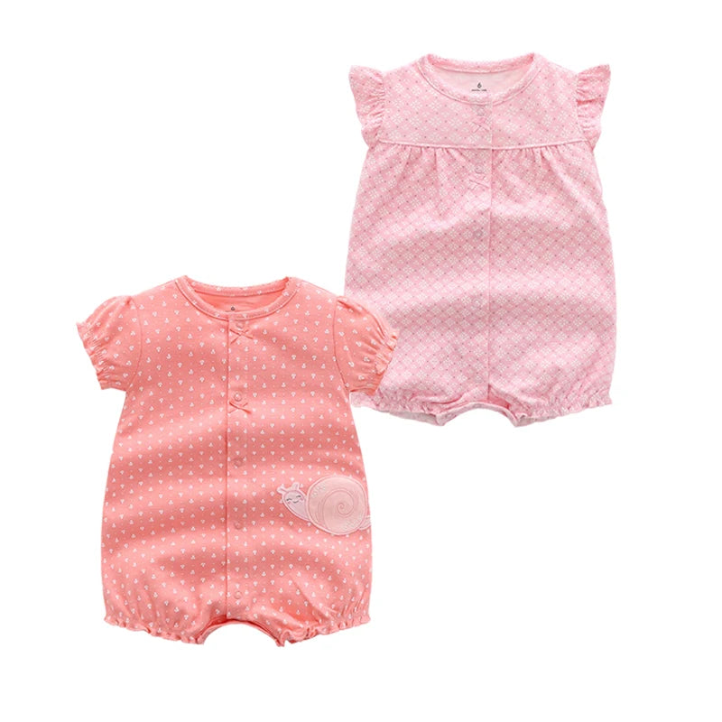 Schattige babykleertjes met speelse details