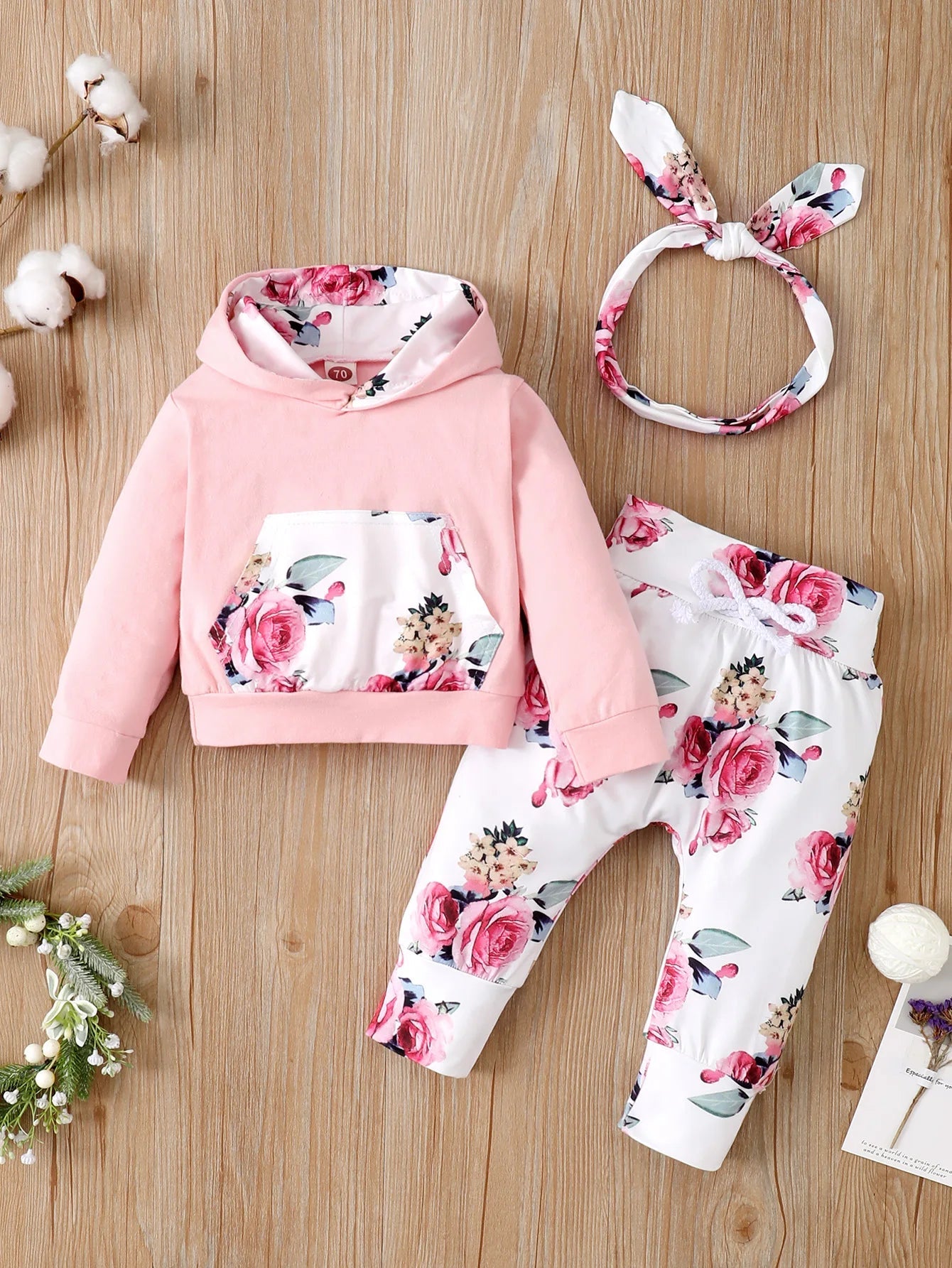 Modebewuste meisjes kleding in trendy kleuren