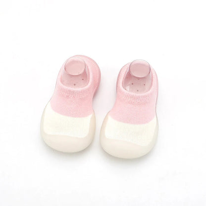 Babykleding meisjes in trendy kleuren en patronen