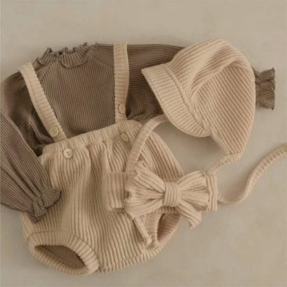 Babykleding meisjes in trendy kleuren en patronen