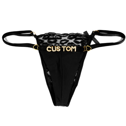 String met vintage print en naam – Klassieke en stijlvolle lingerie