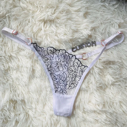 Zijden string met naam – Elegant en comfortabel ondergoed