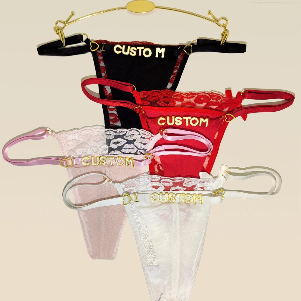 Zwarte string met naam – Tijdloos en elegant