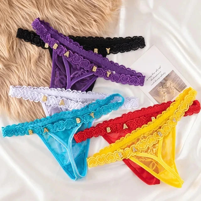 Tweedelige lingerie set met naam – Gepersonaliseerde string en top