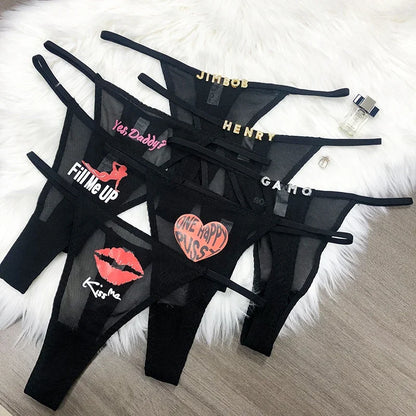 String met bloemendesign en naam – Romantische en unieke lingerie