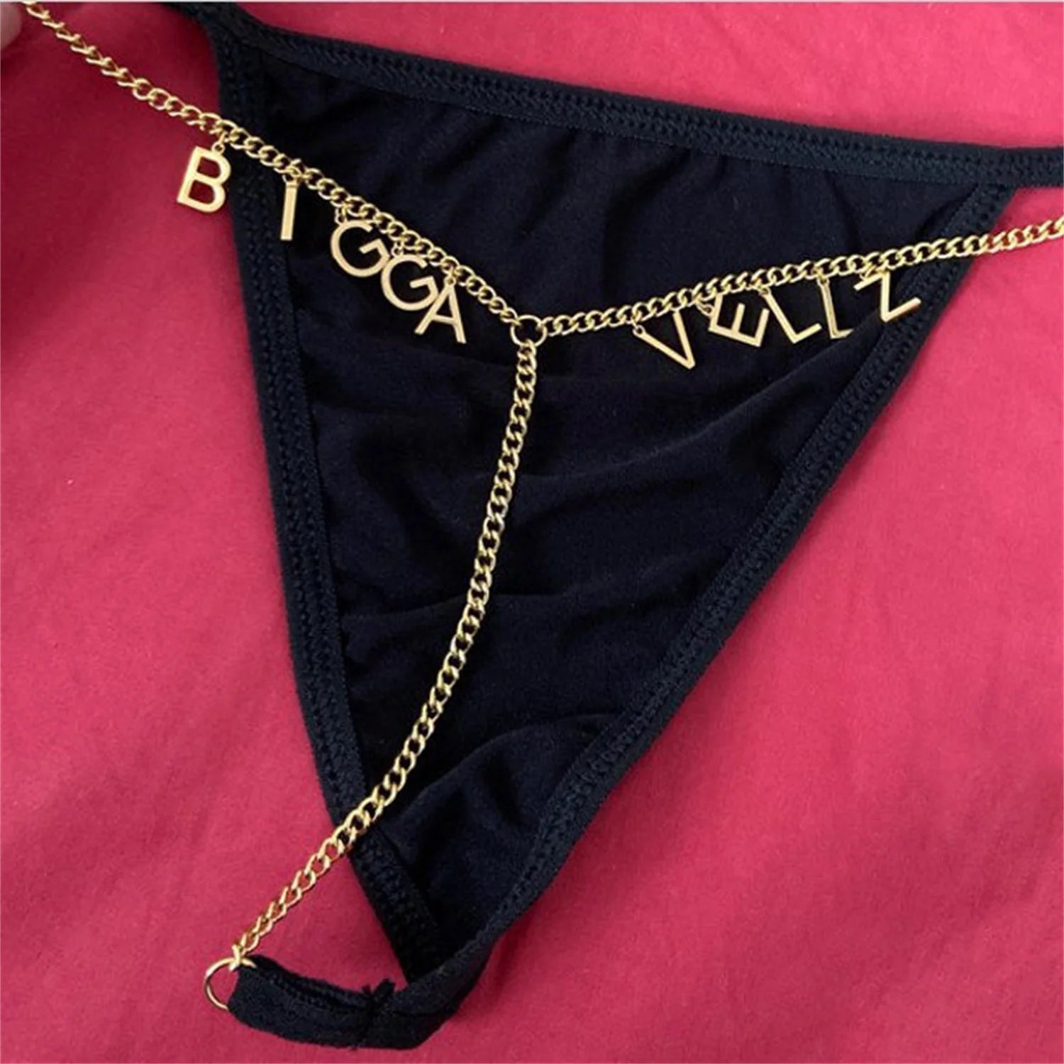 Trendy string met naam – Eigentijds en modieus ondergoed