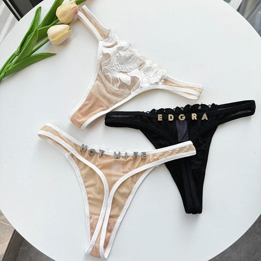 Damesstring met minimalistische personalisatie – Simpel en elegant