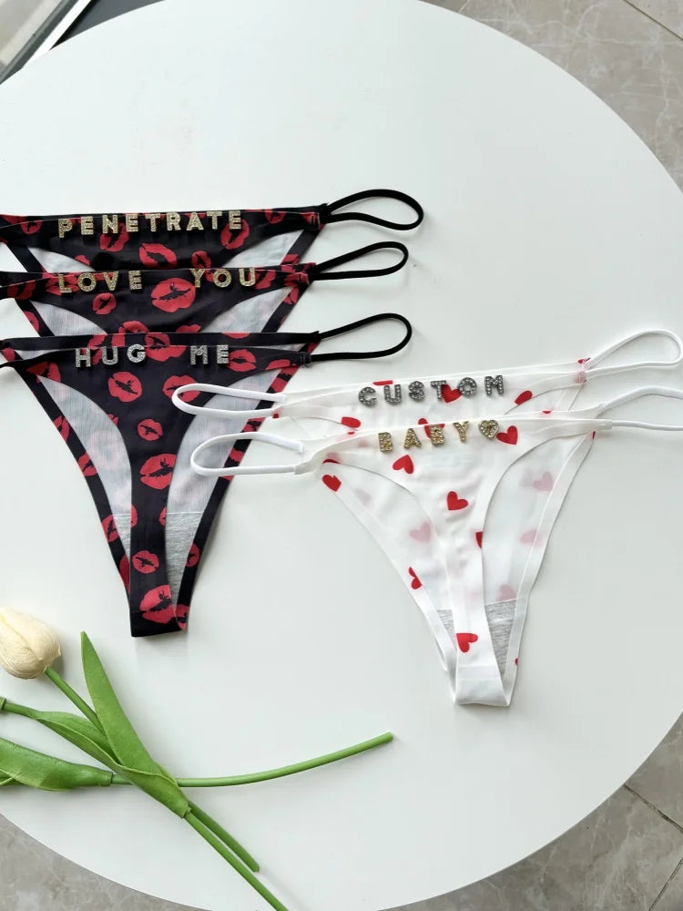String met speelse print en naam – Uniek en vrolijk design