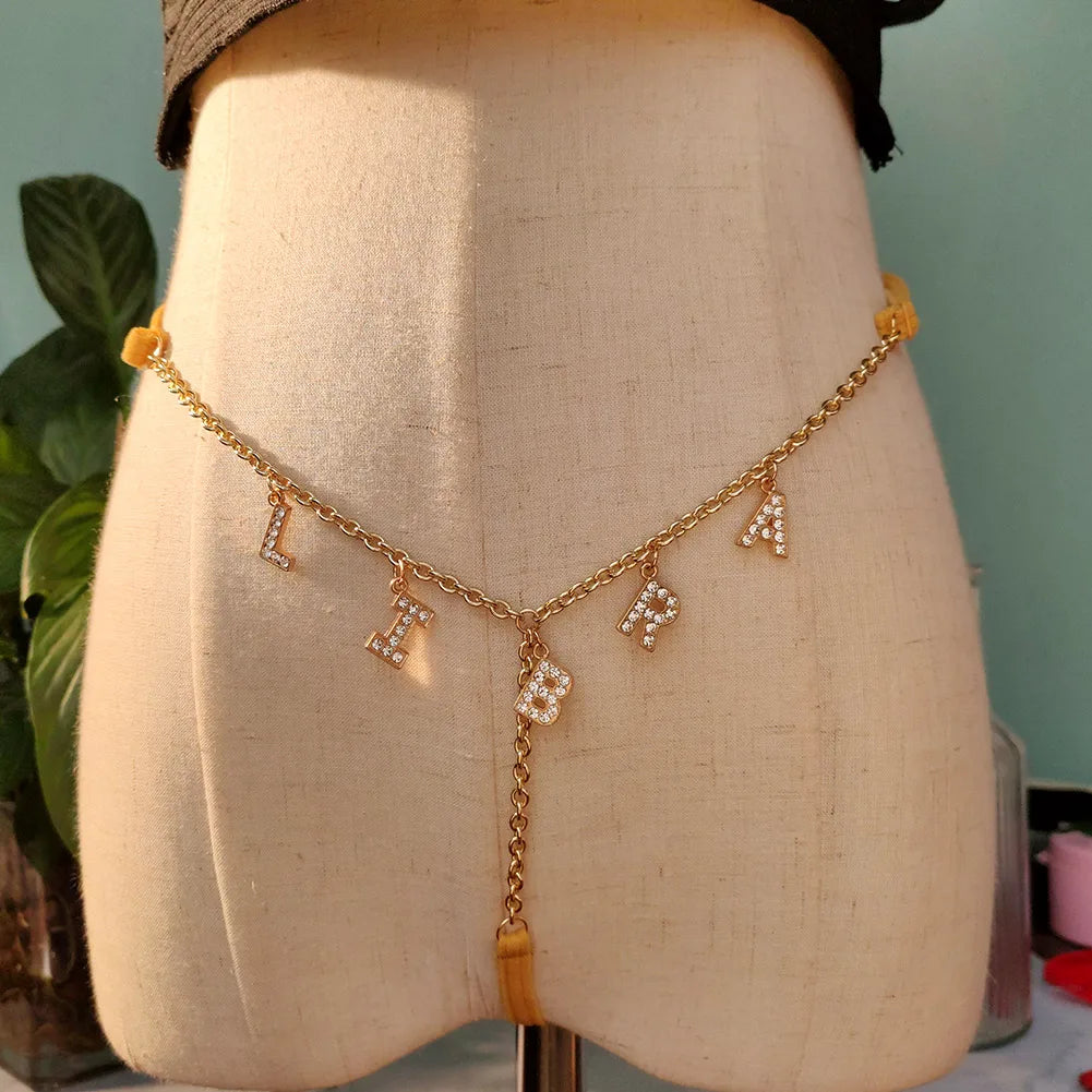 String met bloemendesign en naam – Romantische en unieke lingerie