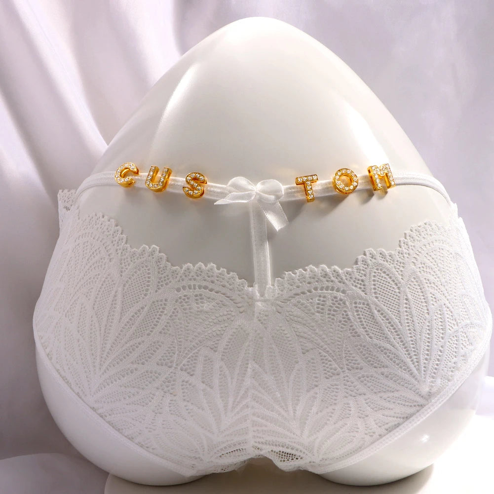 String met vintage print en naam – Klassieke en stijlvolle lingerie