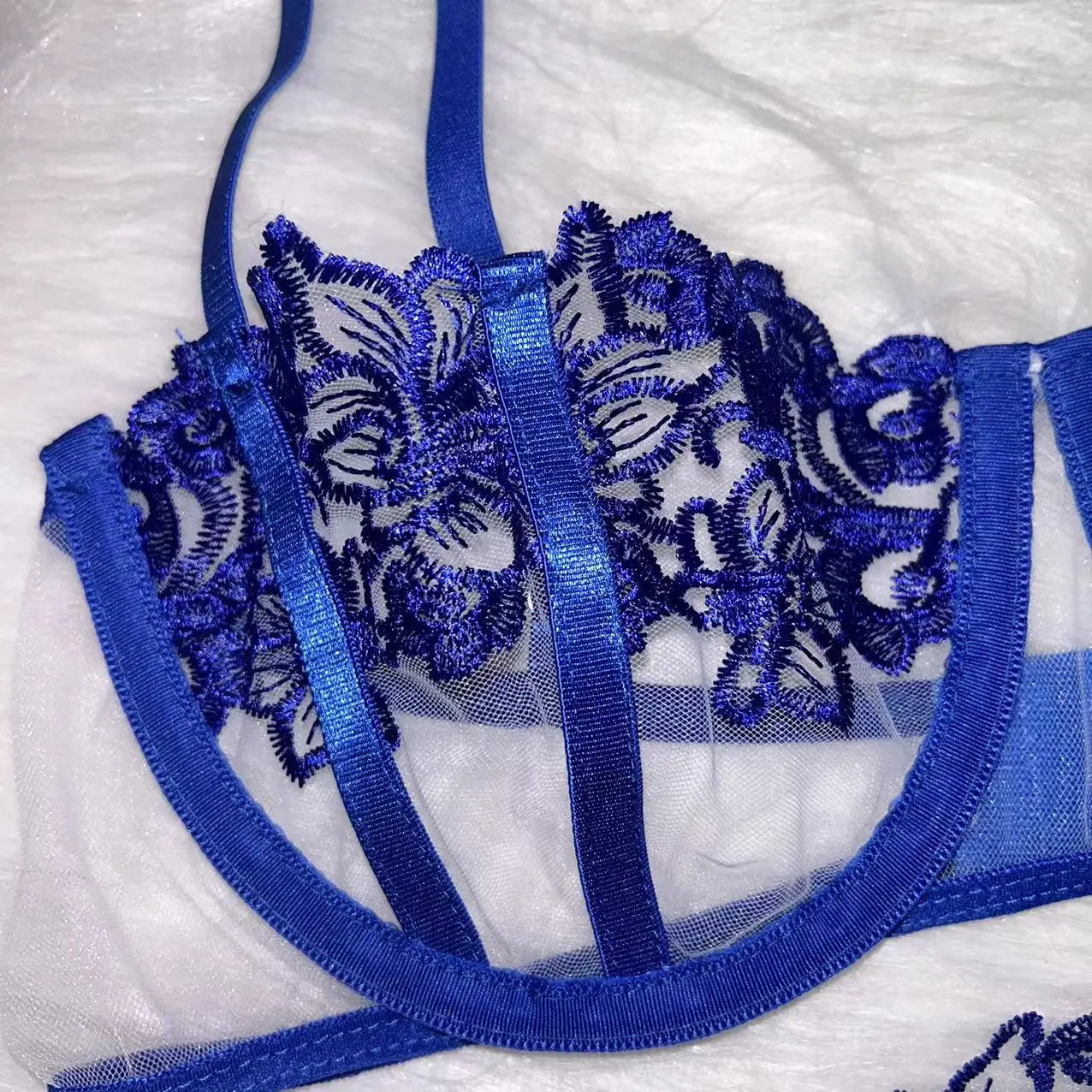 Lingerieset met naam – Gepersonaliseerde string en bijpassende bh